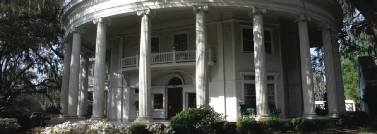 The Crescent, one of Valdosta's historic structures.
