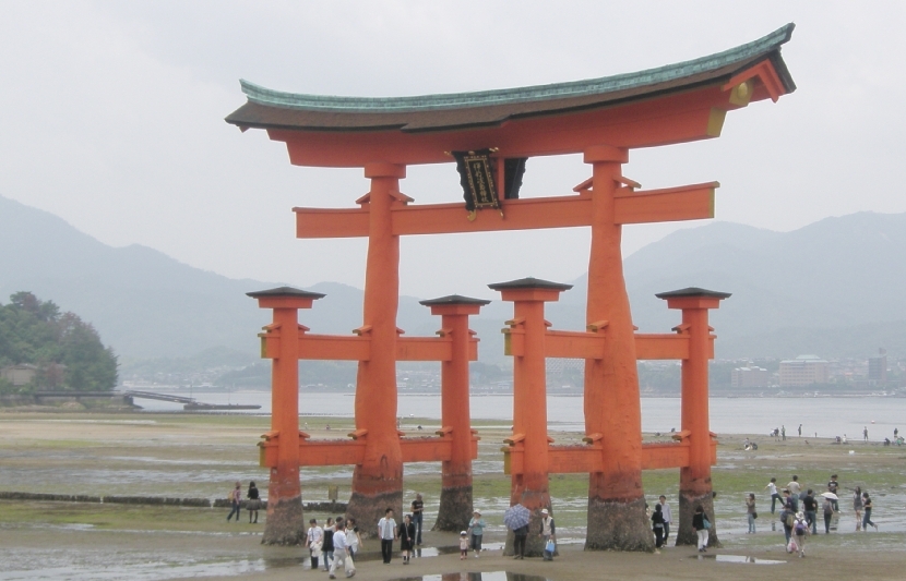 miyajima-gate.jpg