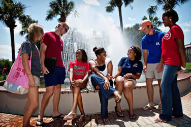 Students at the fountain on the VSU front lawn