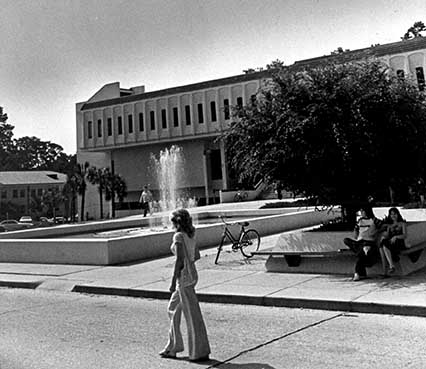 Odum Library shortly after completion