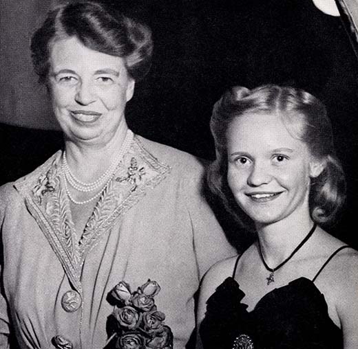 Mrs. Roosevelt and student Sara Catherine Martin at a dinner held during the Dedication.