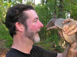 Loughry and armadillo face-to-face