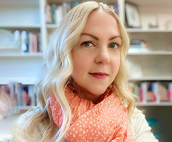 Dr. Leah Toth