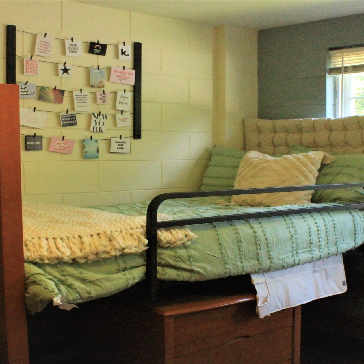 Thumbnail for slideshow item #3